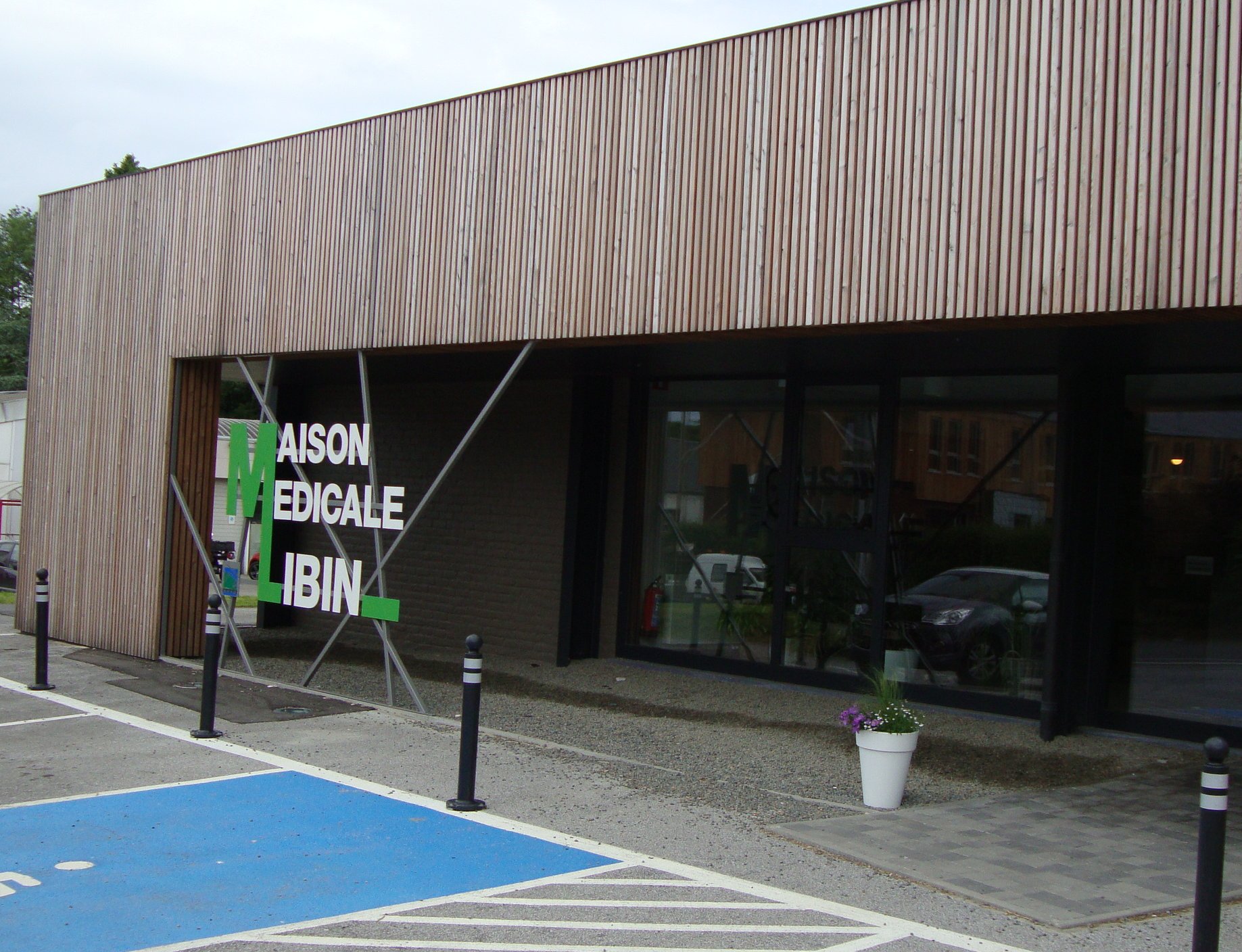 Entrée de la Maison médicale de Libin
